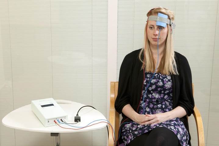 دستگاه TDCS برای تحریک الکتریکی مغز و تنظیم فعالیت مغزی

